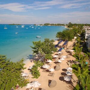 VibraGem Tours Airport Transfer to Azul Beach Resort Negril in Jamaica