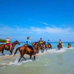 VibraGem Tours Horseback Riding Tour in Jamaica with a group of tourist