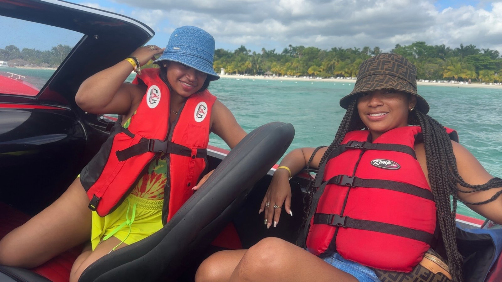 CjYKMlNuYXBjaGF0LzEzLjM3LjAuNDYgKGlQaG9uZTE1LDI7IGlPUyAxOC4zLjE7IGd6aXApIAI=