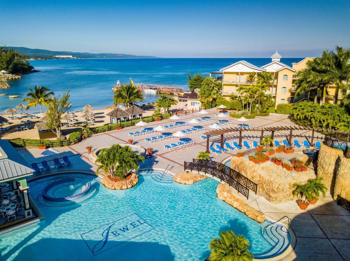 VibraGem Tours Airport Transfer to Jewel Paradise Cove in Jamaica